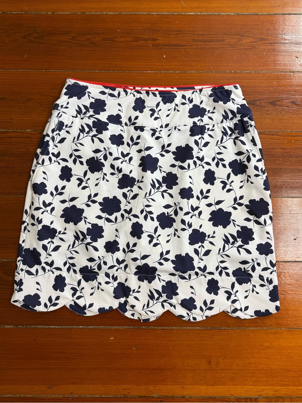 Fairway & Greene Floral Print Golf Skort Scalloped Hem Red Trim Sz S 💚🍄